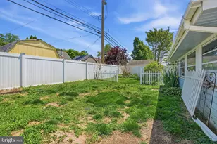 14 Hemlock Rd, Levittown, PA 19056 - Photo 24