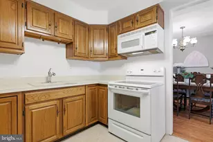 265 E Village Rd, Holland, PA 18966 - Photo 12