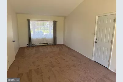 127 Oaktree Drive, Levittown, PA 19055 - Photo 10