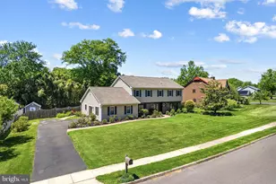 329 Sherwood Dr, Yardley, PA 19067 - Photo 2
