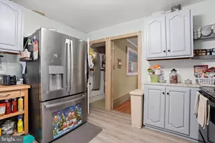 7 E Maple Ave, Morrisville, PA 19067 - Photo 6