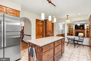 24 Berkley Dr, Yardley, PA 19067 - Photo 8