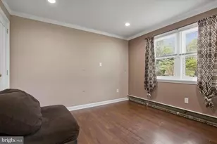 320 Maple St, Warminster, PA 18974 - Photo 10
