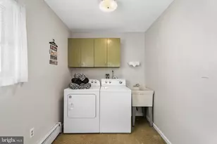 119 Harvest Rd, Levittown, PA 19056 - Photo 14