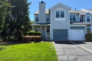 81 Kirkwood Dr, Newtown, PA 18940 - Photo 2