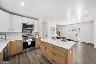 218 Plumbridge Dr, Levittown, PA 19056 - Photo 8