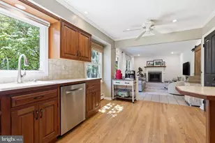 4687 Woodfield Cir, Doylestown, PA 18902 - Photo 8