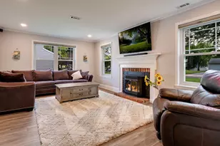 239 Burgundy Ln, Newtown, PA 18940 - Photo 8