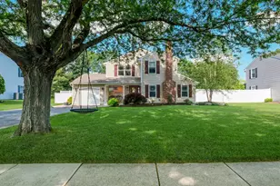 239 Burgundy Ln, Newtown, PA 18940 - Photo 2