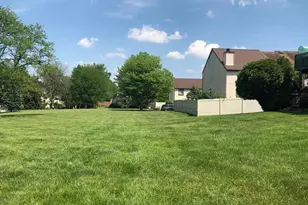 208 Bradley Ct, Southampton, PA 18966 - Photo 8