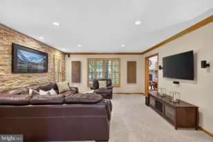 305 Cottonwood Dr, Langhorne, PA 19047 - Photo 12