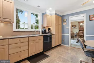 37 Brookside Dr, Feasterville-Trevose, PA 19053 - Photo 6