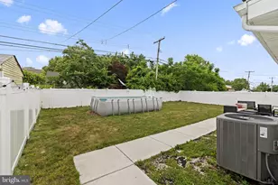 193 Kenwood Dr S, Levittown, PA 19055 - Photo 38