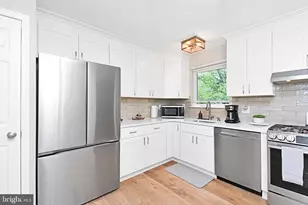 528 Cedarbrook Rd, Southampton, PA 18966 - Photo 2