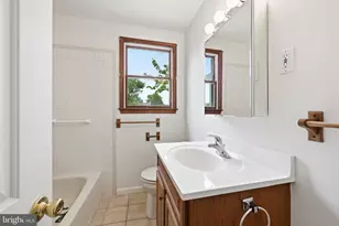 22 Mapleview Dr, Feasterville-Trevose, PA 19053 - Photo 12