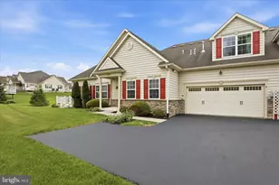 1052 Arbour Ln, Quakertown, PA 18951 - Photo 2