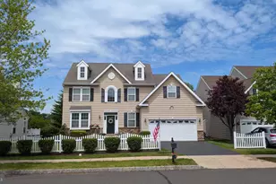 102 Overholt Dr, Perkasie, PA 18944 - Photo 2