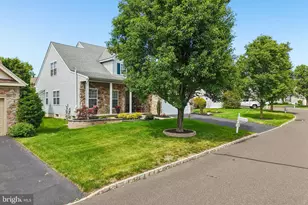 717 S Settlers Cir, Warrington, PA 18976 - Photo 6