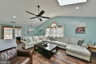 65 Hawk Rd, Levittown, PA 19056 - Photo 22