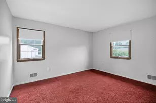 95 Taylor Dr, Levittown, PA 19054 - Photo 22