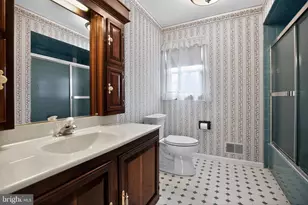 95 Taylor Dr, Levittown, PA 19054 - Photo 16
