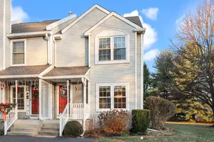 23 Violet Ln, Newtown, PA 18940 - Photo 2