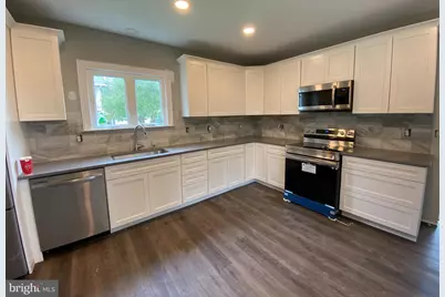 121 S 10th Street, Quakertown, PA 18951 - Photo 2