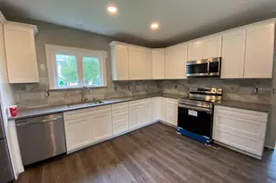 121 S 10th St, Quakertown, PA 18951 - Photo 2