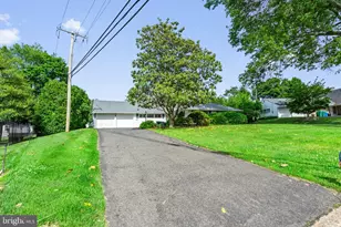 78 Red Berry Rd, Levittown, PA 19056 - Photo 2