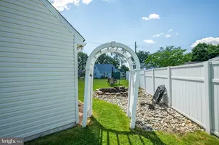 587 Arbor Rd, Morrisville, PA 19067 - Photo 6