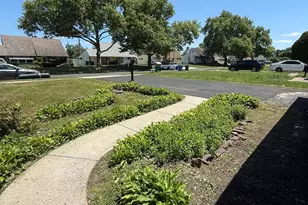 99 Kingwood Ln, Levittown, PA 19055 - Photo 2