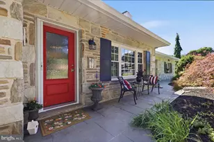 750 Sweetbriar Dr, Warminster, PA 18974 - Photo 2