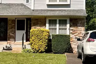 24 Pearl Dr, Doylestown, PA 18901 - Photo 2