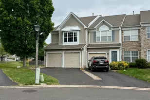 113 Broadleaf Pl, Newtown, PA 18940 - Photo 2