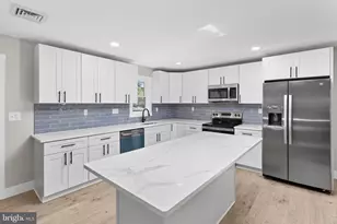 30 Orangewood Dr, Levittown, PA 19057 - Photo 8