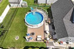 360 Holly Dr, Levittown, PA 19055 - Photo 32