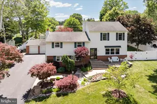 51 Martin Dr, Holland, PA 18966 - Photo 1