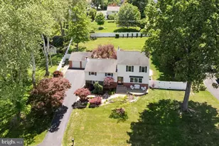 51 Martin Dr, Holland, PA 18966 - Photo 2