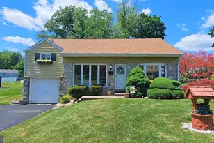 168 Colonial Dr, Warminster, PA 18974 - Photo 2