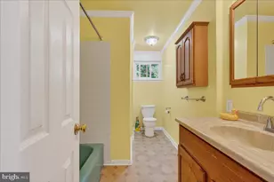 1404 Hampton Ln, Warminster, PA 18974 - Photo 30