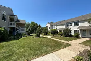 10024 Beacon Hill Dr, Holland, PA 18966 - Photo 2