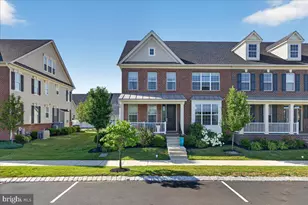 4858 W Blossom Dr, Doylestown, PA 18902 - Photo 2