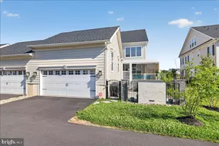 4858 W Blossom Dr, Doylestown, PA 18902 - Photo 4