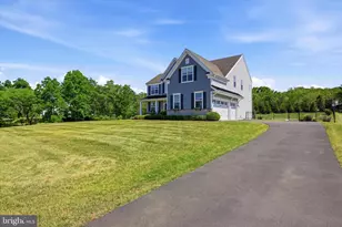 1 Bennett Ln, Newtown, PA 18940 - Photo 4