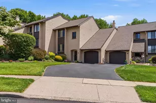162 Golf Club Dr, Langhorne, PA 19047 - Photo 2