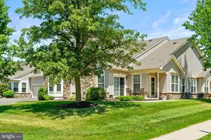 386 Shady Brook Dr, Langhorne, PA 19047 - Photo 2
