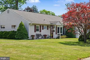 695 Locust Rd, Warminster, PA 18974 - Photo 2