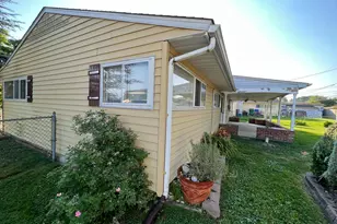 24 Indian Park Rd, Levittown, PA 19057 - Photo 2