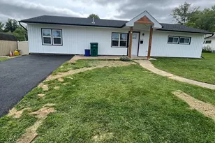 23 Mimosa Ln, Levittown, PA 19054 - Photo 2