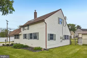 9 Rustleaf Ln, Levittown, PA 19055 - Photo 38